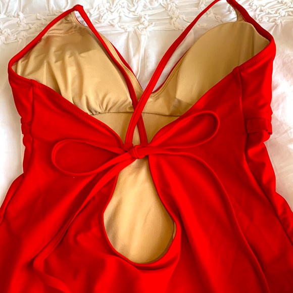 NWT Old Navy Red one piece swimsuit. Size Large! Adjustable straps with ruffles! - Picture 4 of 4